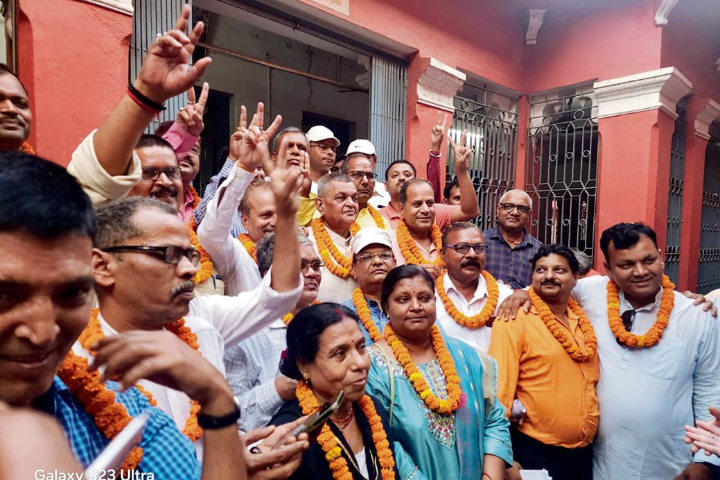 जिला अधिवक्ता संघ चुनाव: वीरेंद्र सिंह दूसरी बार अध्यक्ष चुने गये