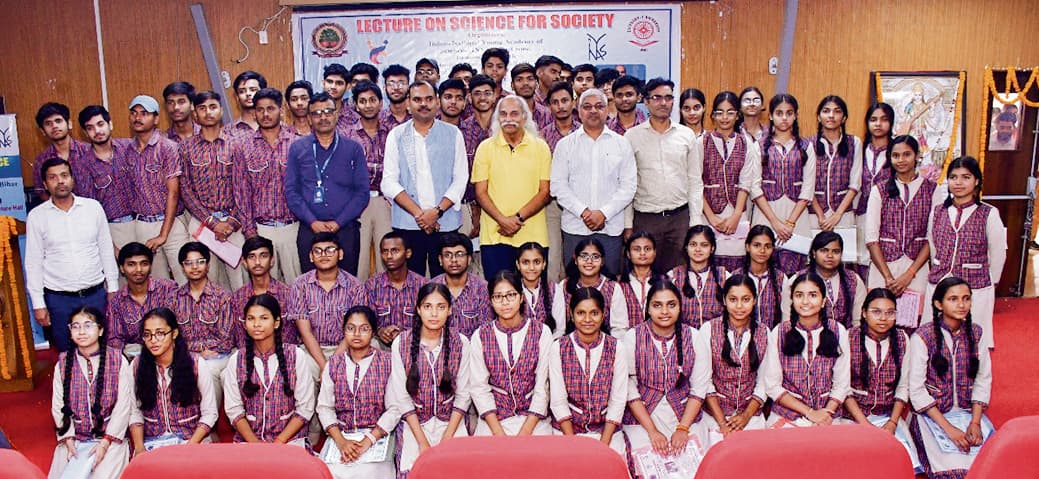 Gaya News : स्कूल स्तर पर पढ़ाने की गुणवत्ता होती जा रही खराब