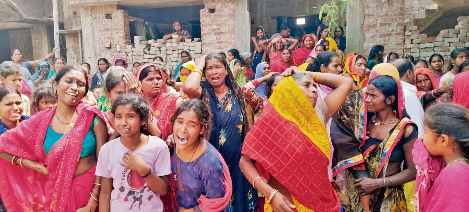 Gopalganj News : सिकंदर की हत्या के बाद फूटा जनाक्रोश, आरोपितों के दरवाजे पर दाह-संस्कार के लिए अड़े थे परिजन