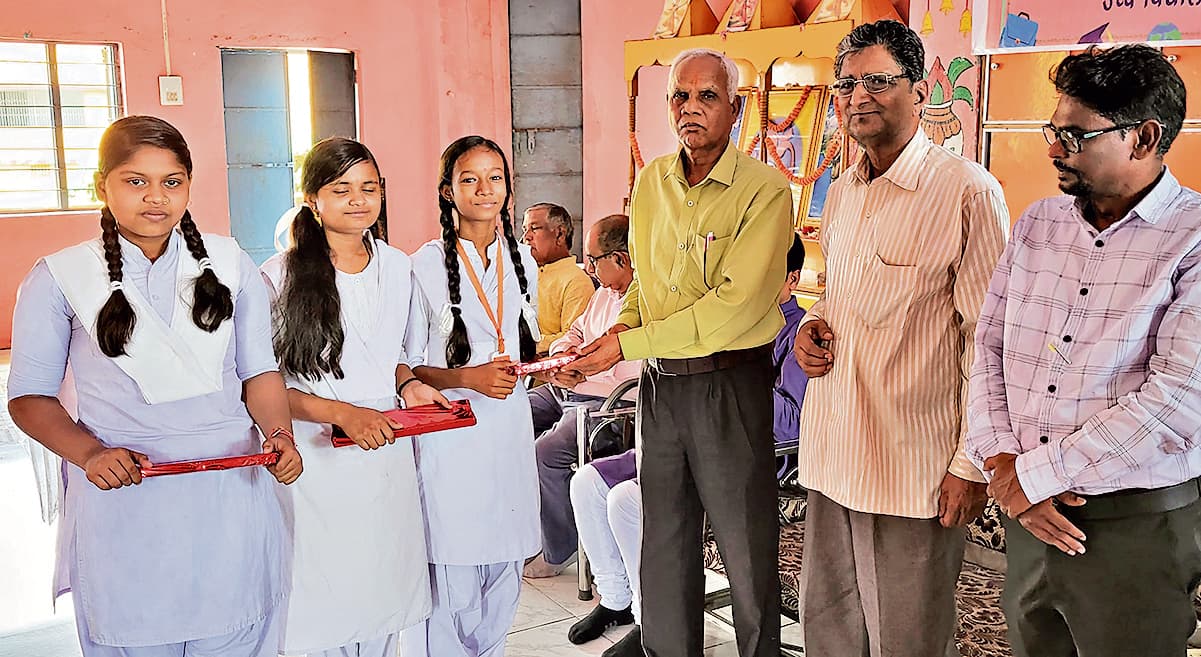 seraikela kharsawan news:10 विद्यालयों के बच्चों ने दिखाया प्रतिभा का दम