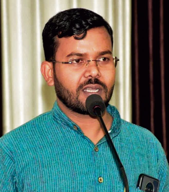 Saran News : जेपीयू के प्राध्यापक डॉ दिनेश पाल राजद के राष्ट्रीय प्रवक्ता मनोनीत