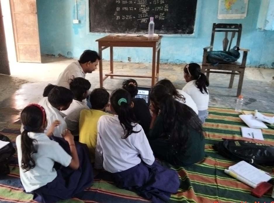 मध्य विद्यालय डुमरा में बुनियादी सुविधाओं का घोर अभाव