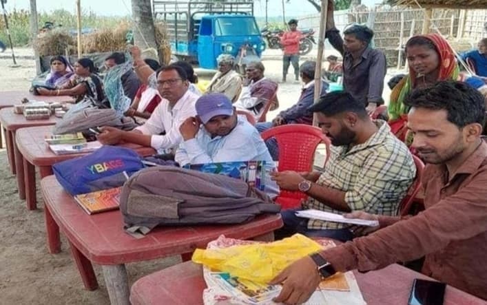 डॉ आंबेडकर समग्र सेवा अभियान के तहत मधुरा गांव में लगा विशेष शिविर