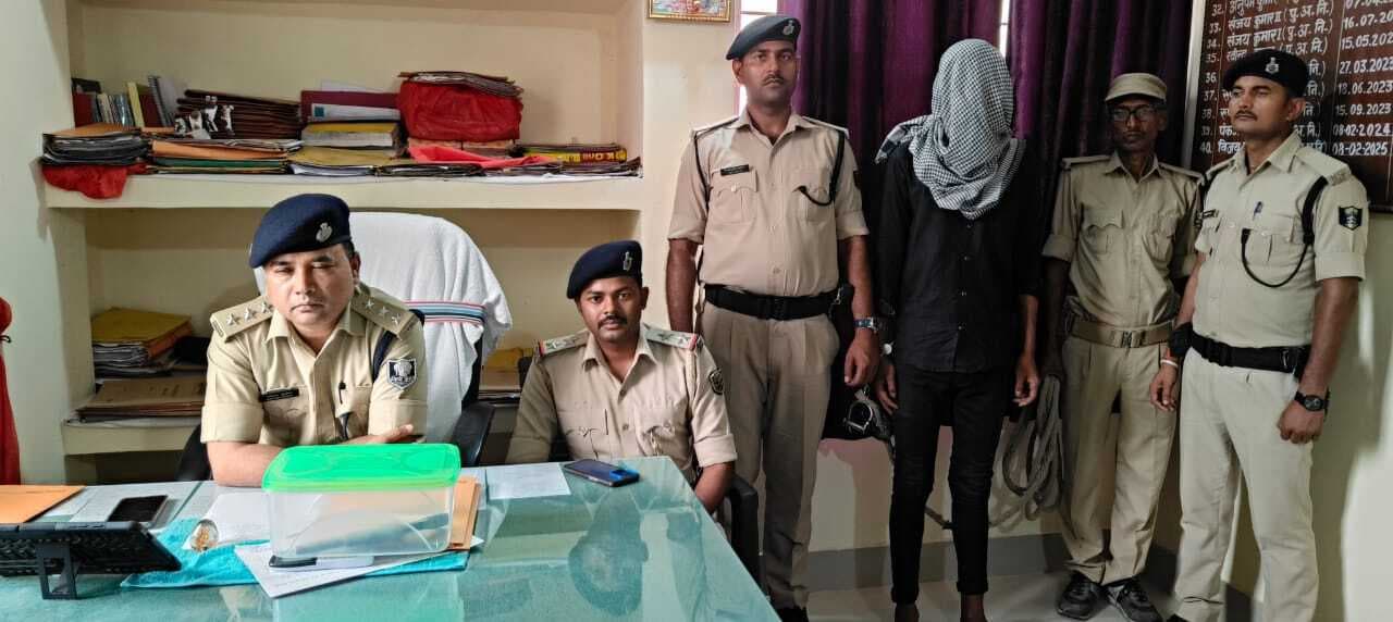कट्टा के साथ एक आरोपित को पुलिस ने किया गिरफ्तार