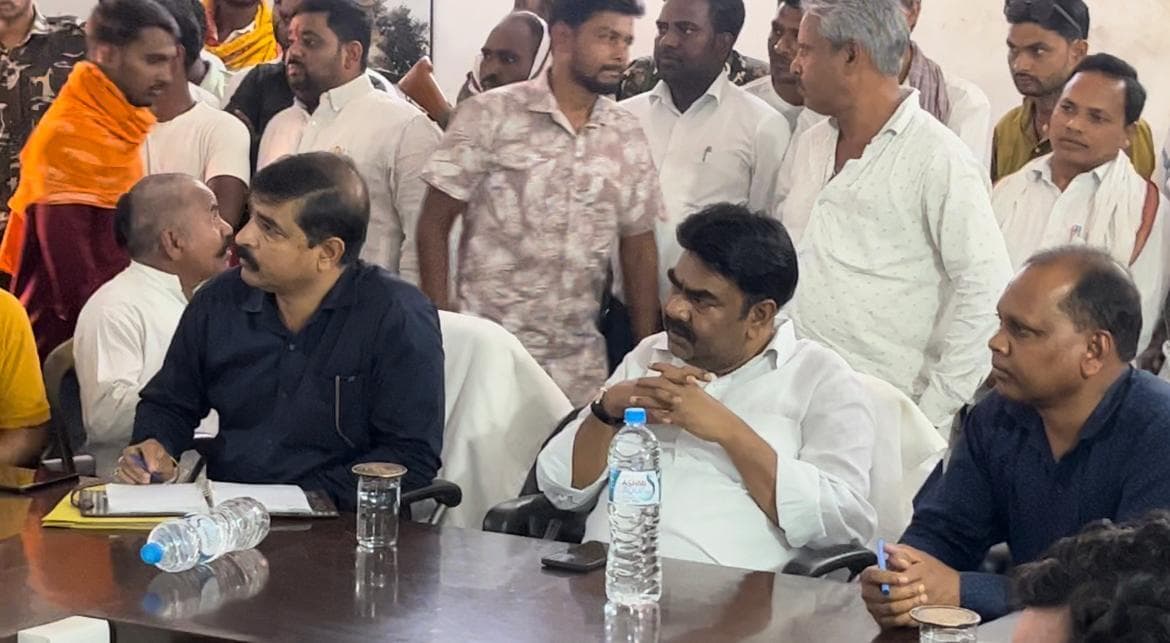 सर..कमीशन के बगैर कोई काम ही नहीं होता