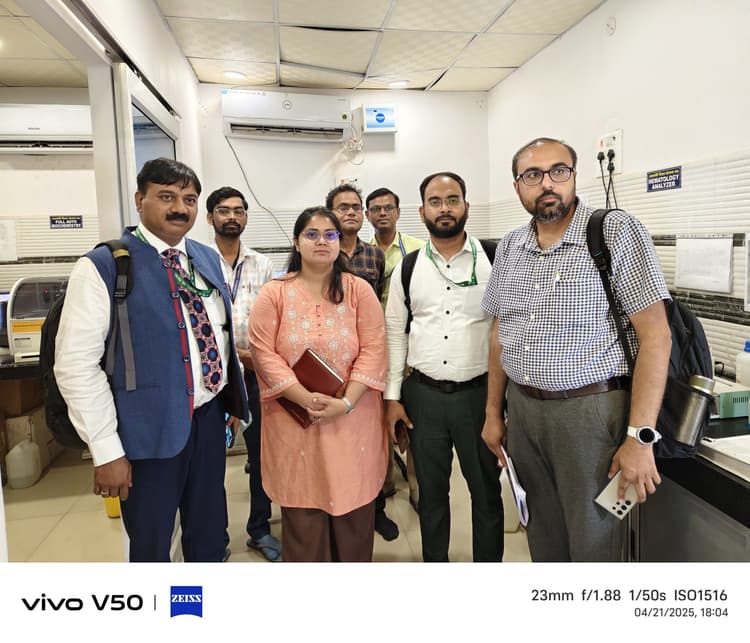 दिल्ली से आयी राष्ट्रीय मॉनिटरिंग टीम ने पांच बच्चों की मौत की जानकारी ली