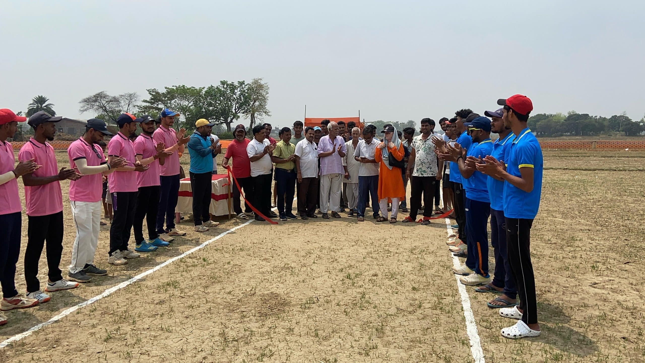 बरहरवा के नया टोला में क्रिकेट टूर्नामेंट का शुभारंभ