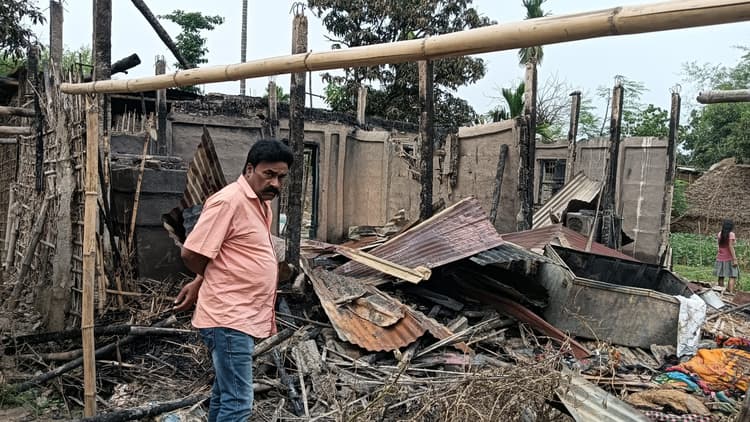 आग लगने से चार घर जले