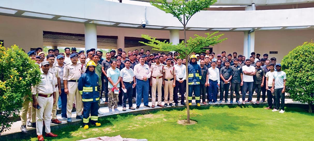 जू सफारी में हुआ अग्नि सुरक्षा प्रशिक्षण कार्यक्रम