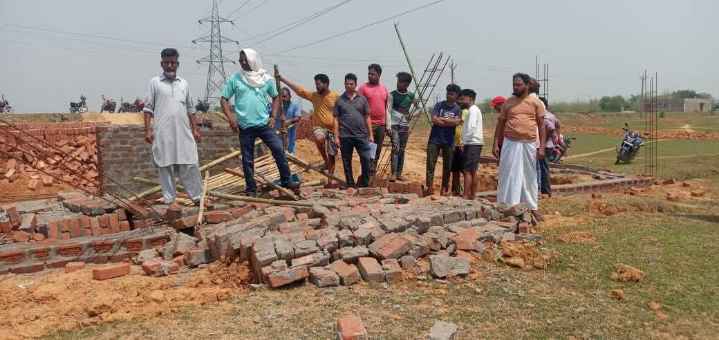 नवनिर्मित मकान क्षतिग्रस्त करने की थाने में शिकायत