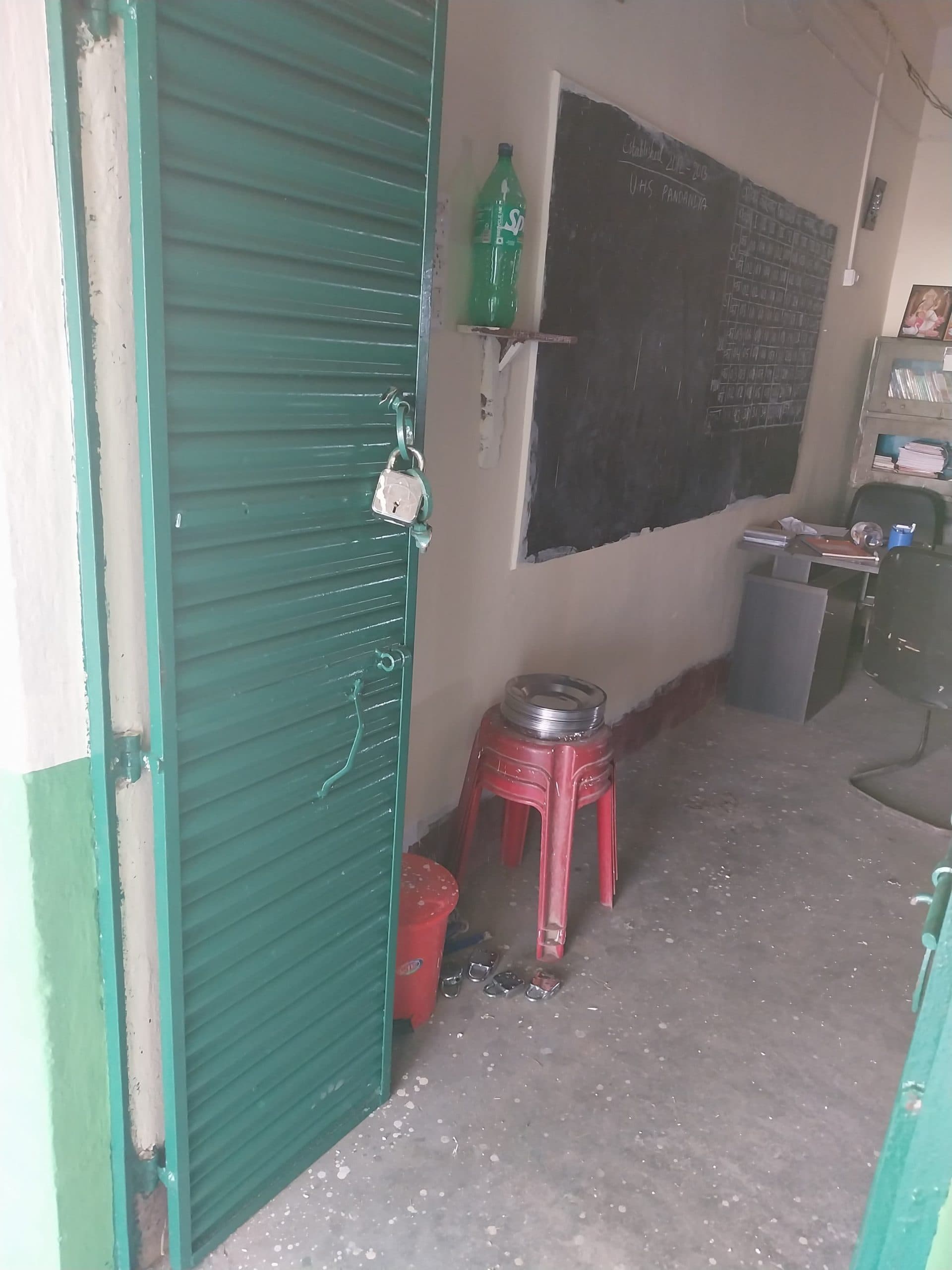 मारगोमुंडा में स्कूल का ताला तोड़कर हजारों की चोरी