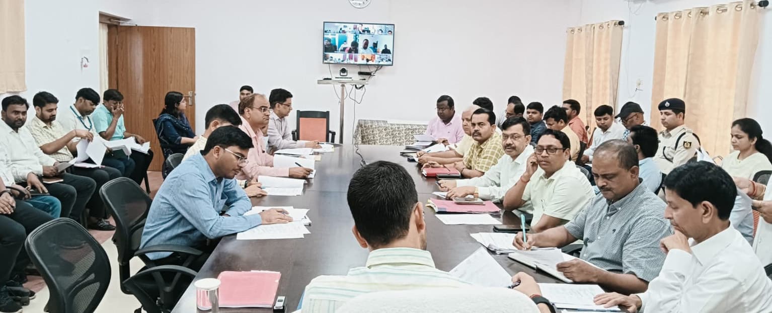 लंबित पत्रों के निष्पादन में तेजी लाने का दिया निर्देश