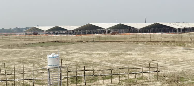 Madhubani : प्रधानमंत्री के कार्यक्रम के लिए पंडाल निर्माण कार्य अंतिम चरण में