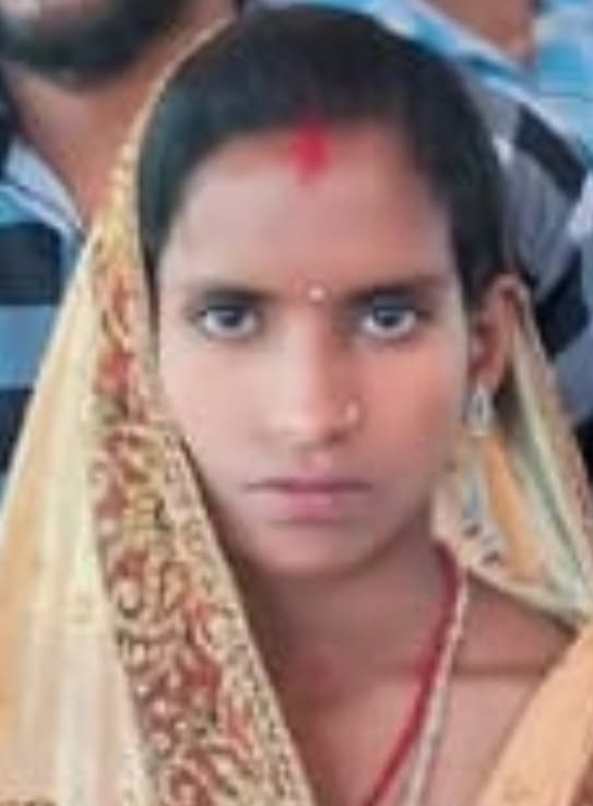 कच्चे मकान की दीवार गिरी, दबने से पत्नी की मौत, पति गंभीर