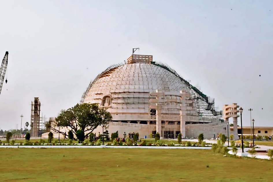 hajipur news. वैशाली में बुद्ध स्मृति स्तूप के 38 लेयर की फिनिशिंग पूरी : कुमार रवि