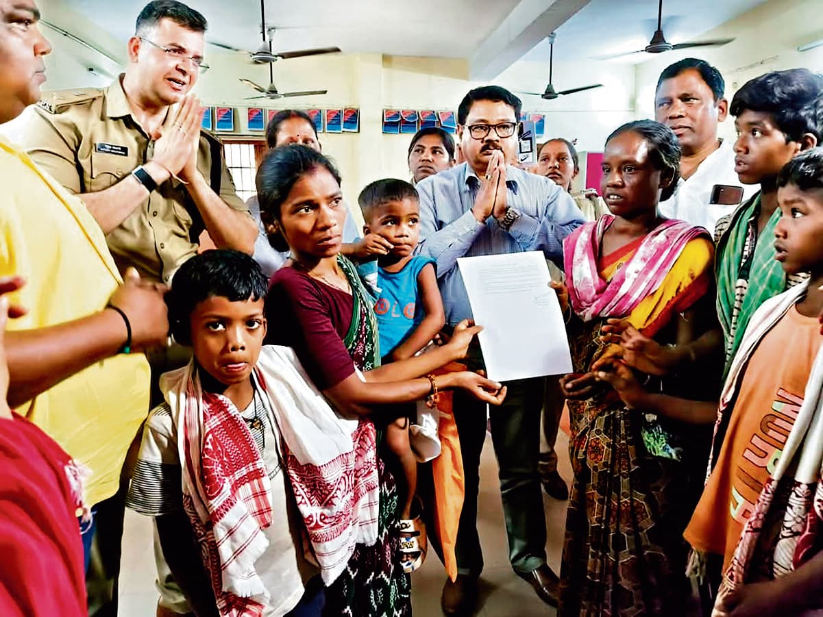 Rourkela News: 20 लाख रुपये मुआवजा, आरएसपी में नौकरी और बच्चों की पढ़ाई का भरोसा मिलने के बाद उठा एतो एक्का का शव