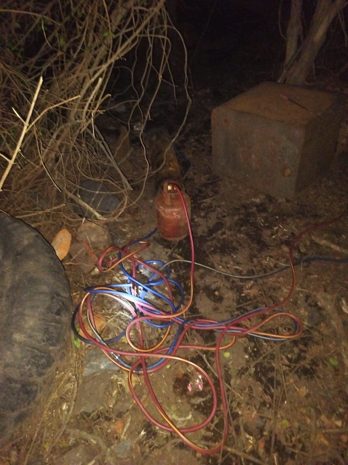 Bokaro News: सीआइएसएफ ने छापेमारी कर गैस कटर समेत कई सामान किये जब्त, लोहा चोर फरार