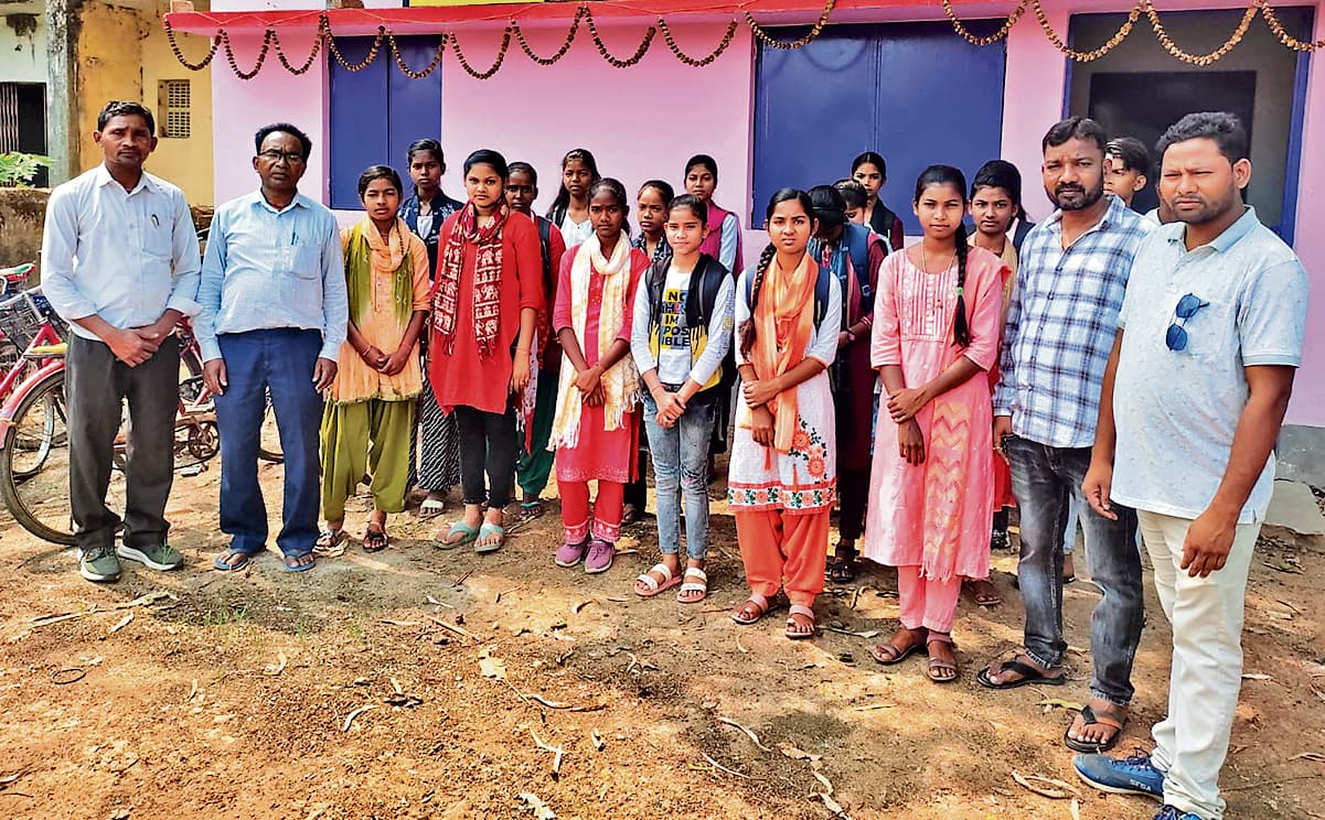 seraikela kharsawan news: कुड़माली भाषा के संरक्षण की दिशा में पहल, निःशुल्क कक्षाएं शुरू