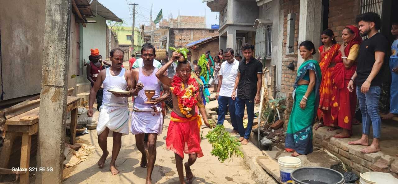 सुंदरपुर में मां छप्पर काली की हुई वार्षिक पूजा अर्चना