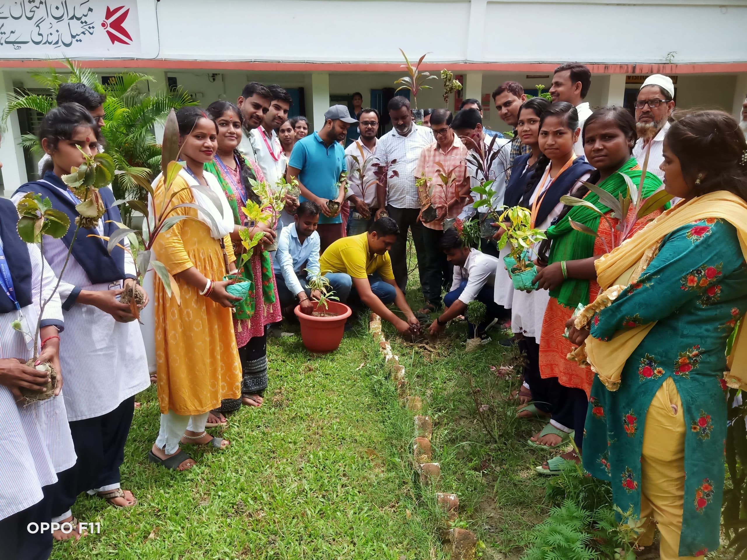 बीएड कॉलेज निस्ता में पृथ्वी दिवस पर किया गया पौधरोपण