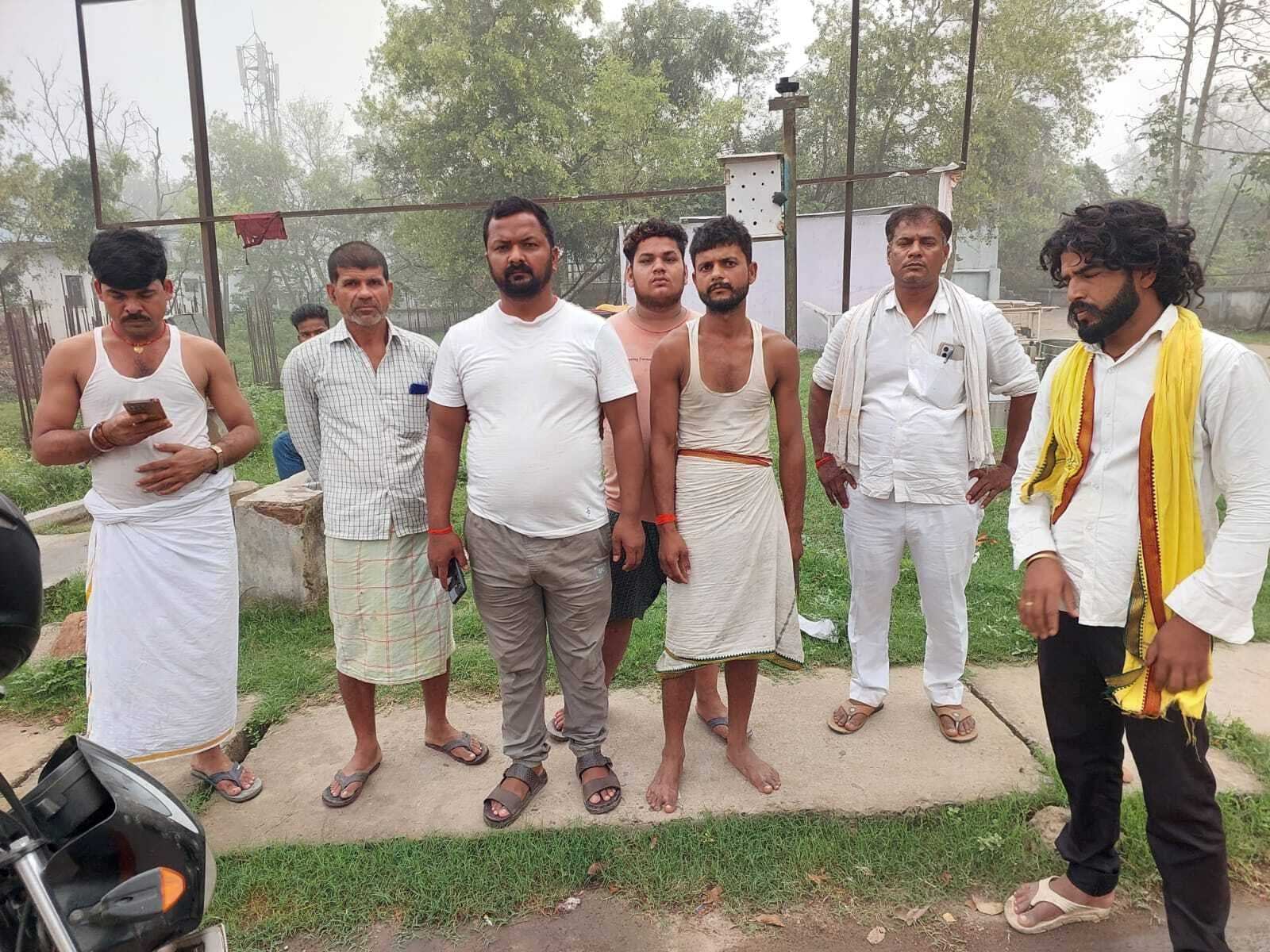 ट्रक की टक्कर से बाइक चालक की मौत, दूसरा रेफर