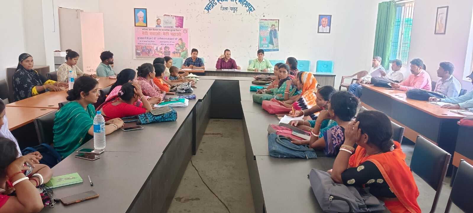 आवास योजना में छूटे हुए लोगों का नाम जोड़ें : बीडीओ