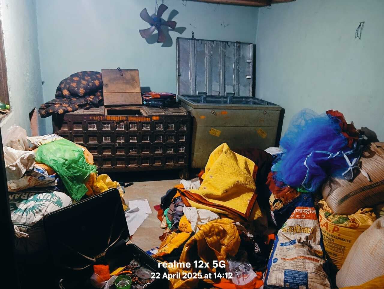 घर का ताला तोड़कर नकदी, जेवर समेत 96 हजार की चोरी