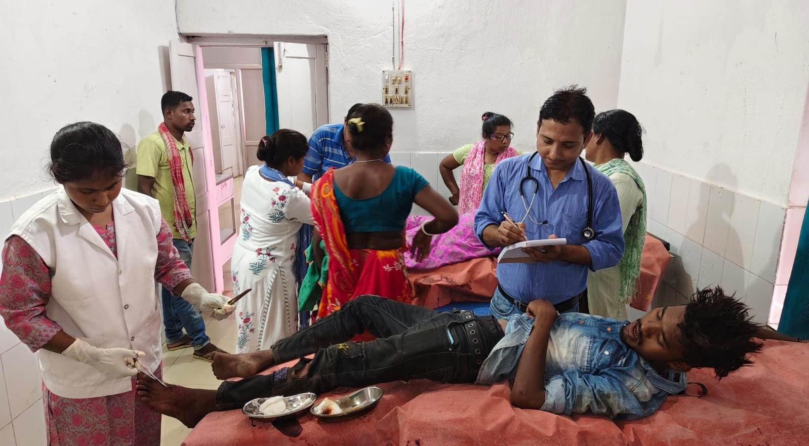 दो अलग-अलग सड़क हादसे में चार घायल, एक रेफर