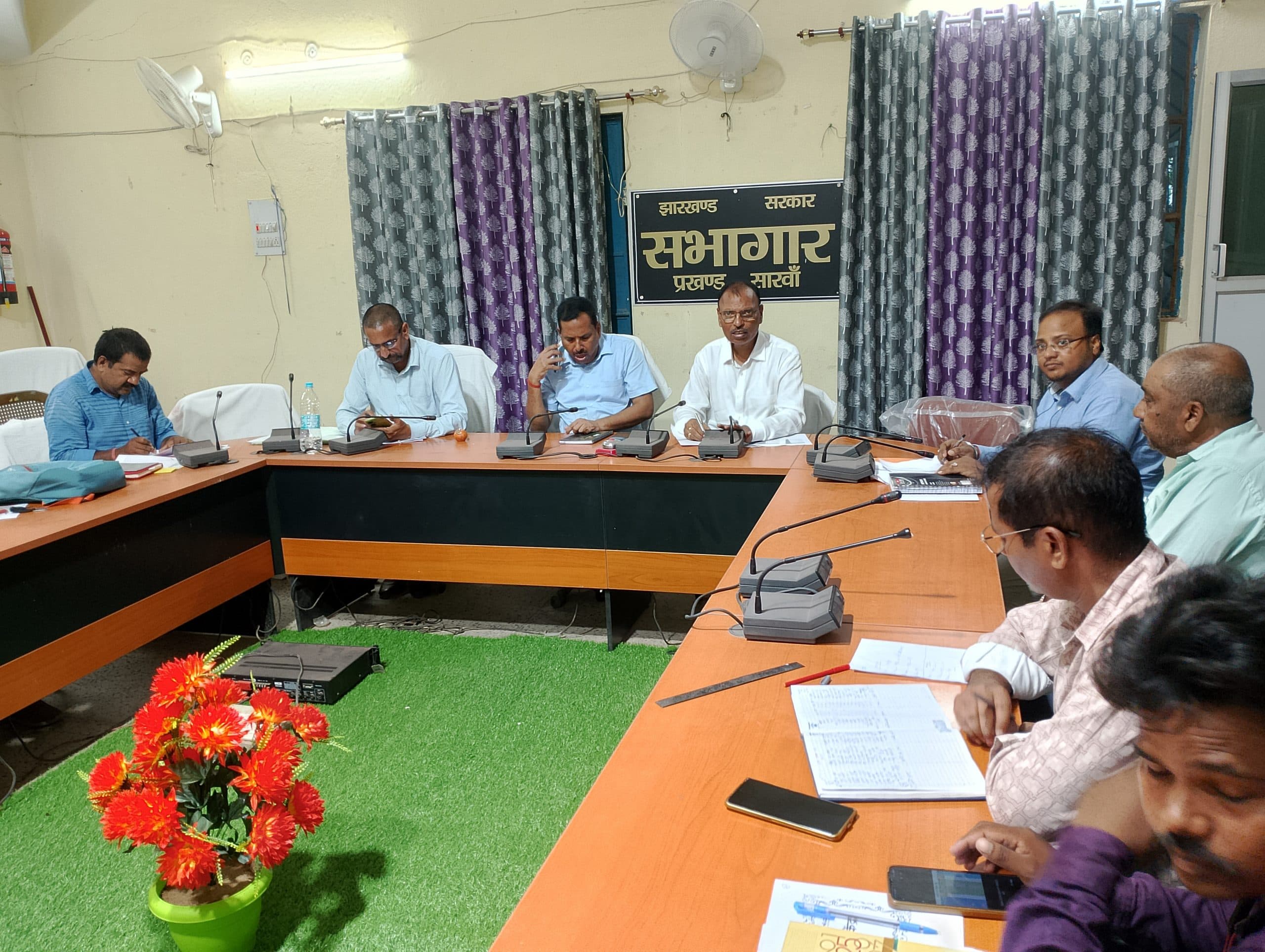 किश्त लेकर घर नहीं बनाने वाले लाभार्थियों पर करें कार्रवाई