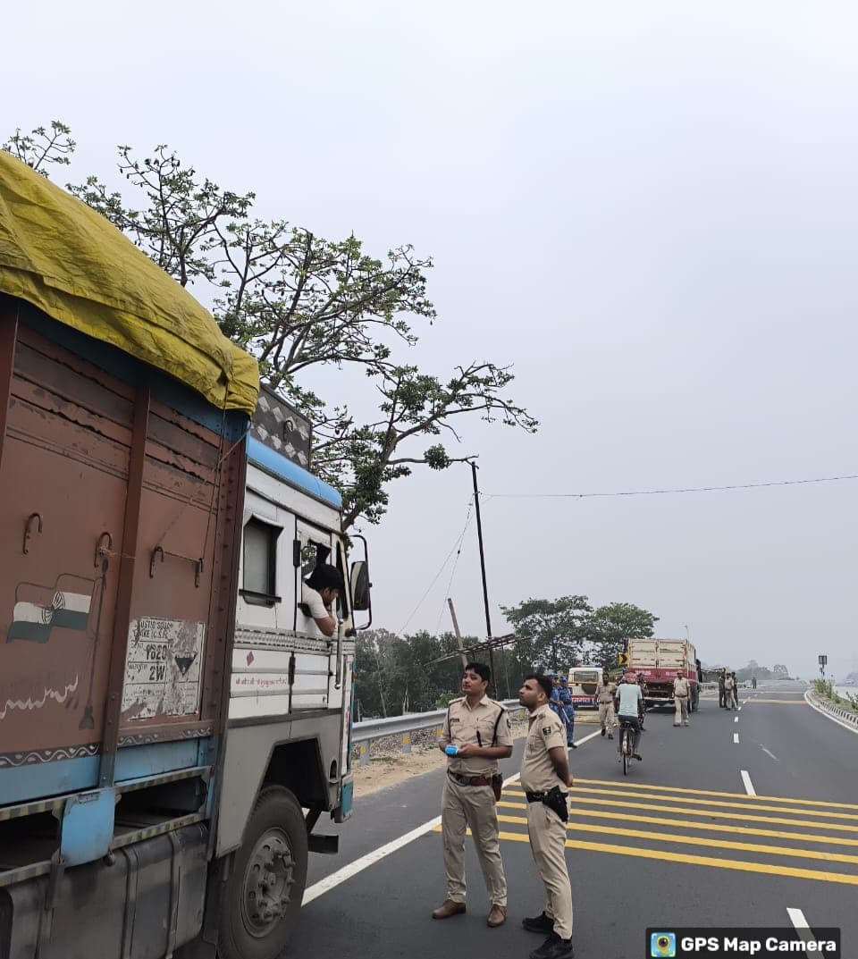 पुलिस ने चलाया सघन वाहन चेकिंग अभियान