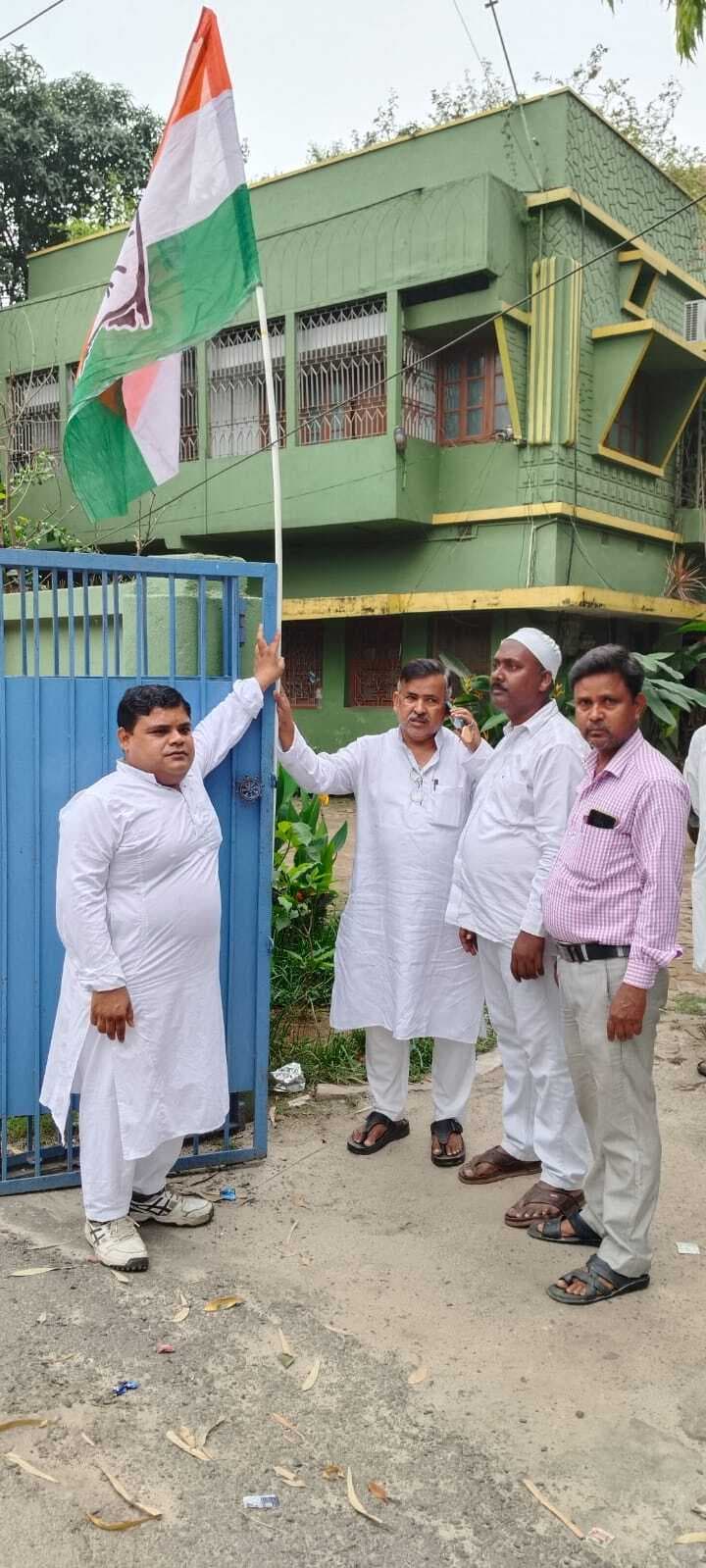 कांग्रेस ने की हर घर झंडा अभियान की शुरुआत