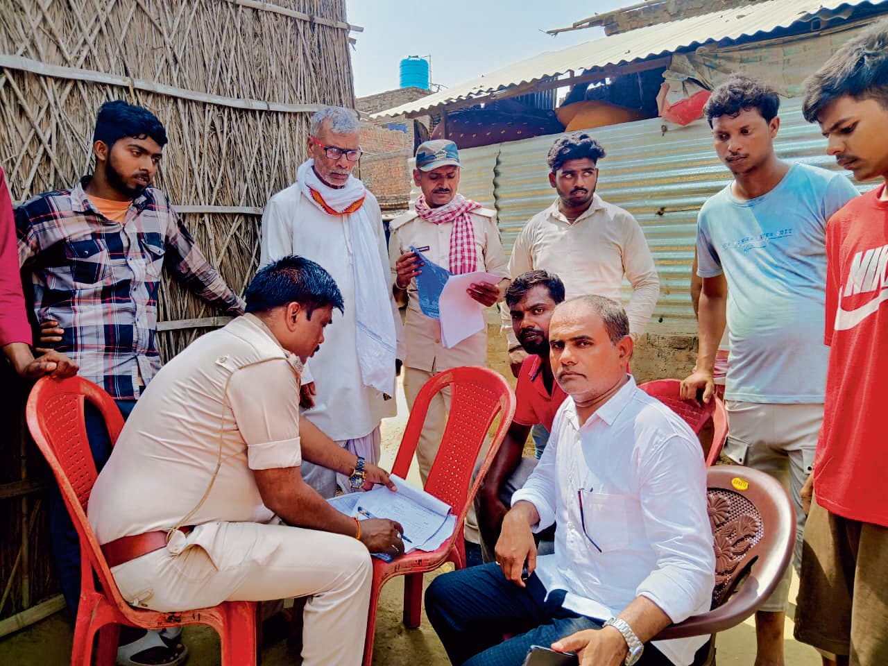 Gopalganj News : बंकीखाल में लोहे के गेट में दौड़ा करेंट, चपेट में आने से दो महिलाओं की गयी जान
