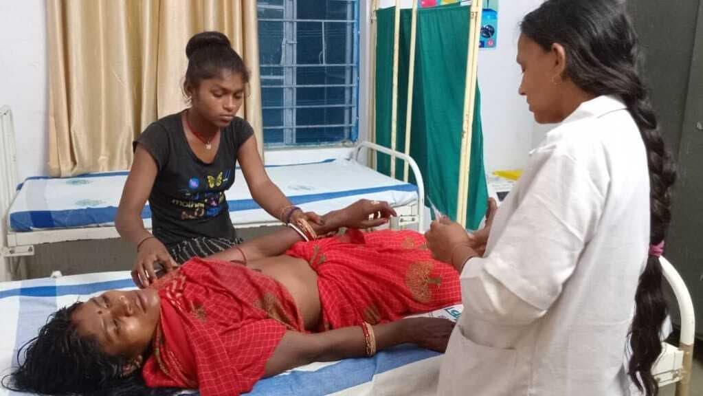 शंभुगंज के खानगाह गांव में महिला के साथ मारपीट