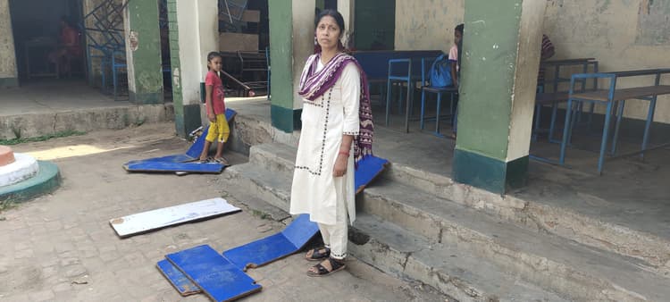 Giridih News :मध्य विद्यालय बनियाडीह में तोड़फोड़, थाना में शिकायत