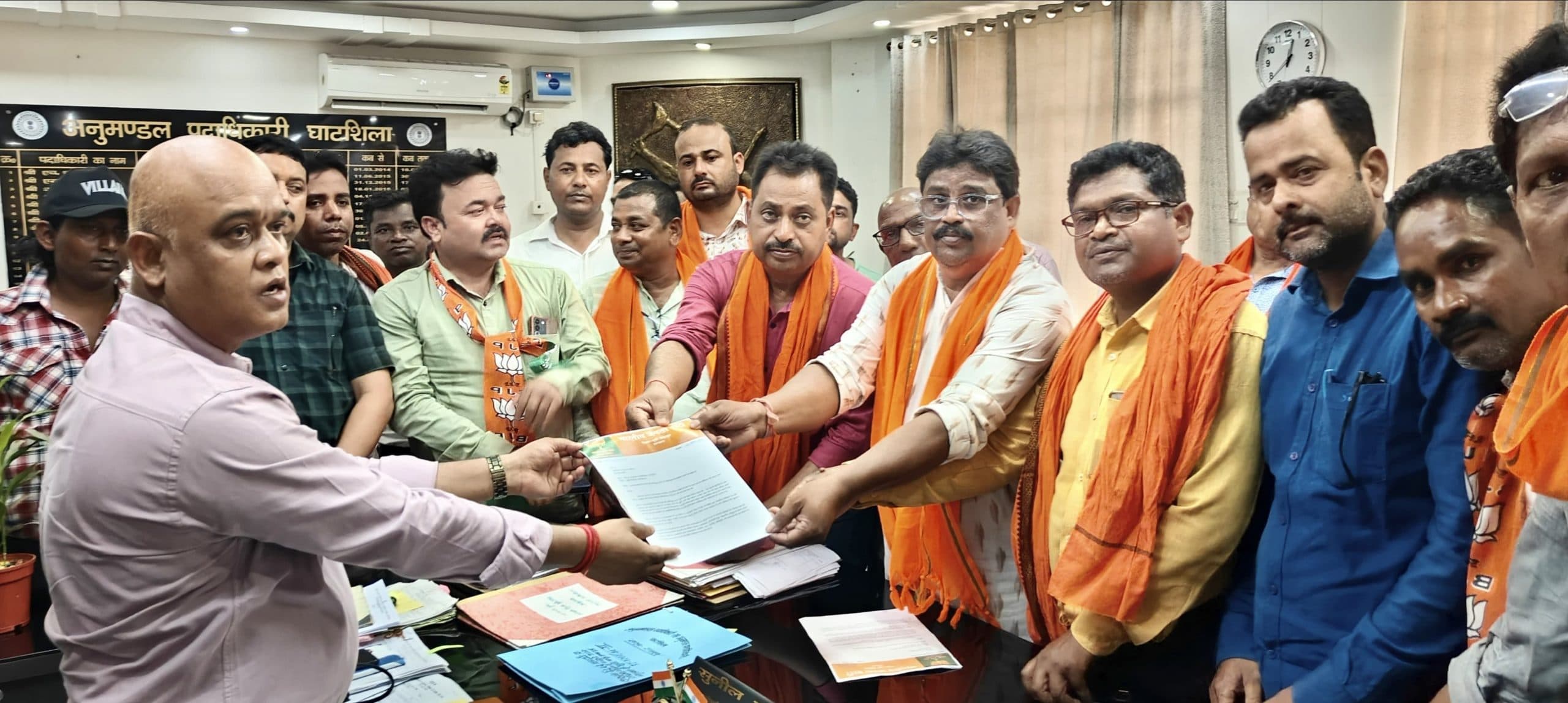 East Singhbhum News : मंत्री हफीजुल को बर्खास्त करें राज्यपाल, संविधान का अपमान नहीं सहेंगे