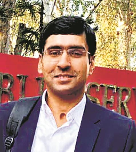 Ranchi News : 1008 रैंक लानेवाले दिव्यांशु के हौसले ने दिलाया मुकाम