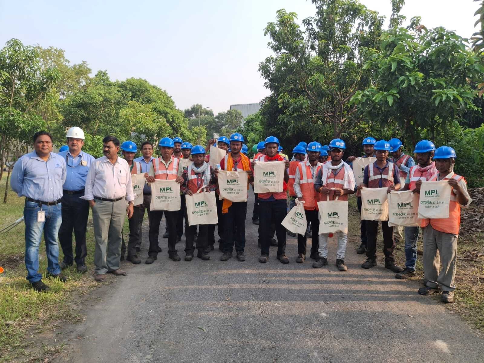 Dhanbad News: हरा-भरा जीवन ही स्वस्थ समाज का आधार : सीइओ