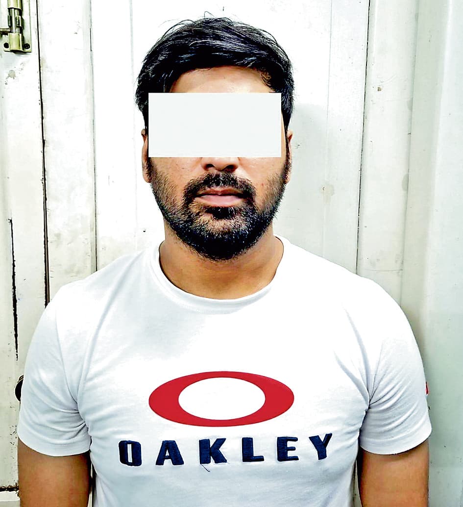 पुलिस अधिकारी बता डॉक्टर को डिजिटल अरेस्ट कर ठगी