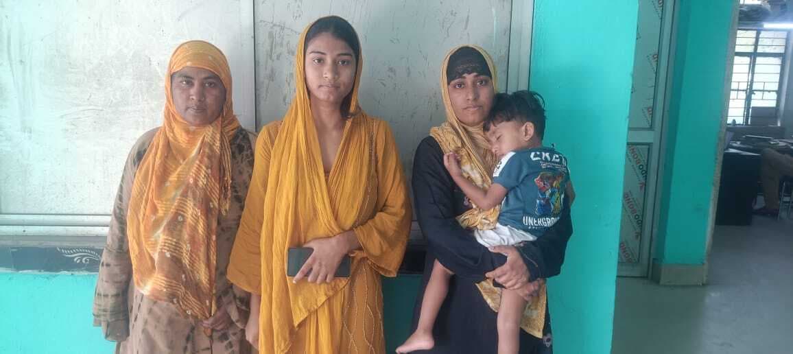 पिता छीन कर ले गया था बच्चे को, पुलिस ने बरामद कर मां को सौंपा, पत्नी से आपसी झगड़े में पति छीन कर फरार हो गया था बच्चा पिता छीन कर ले गया था बच्चे को, पुलिस ने बरामद कर मां को सौंपा, पत्नी से आपसी झगड़े में पति छीन कर फरार हो गया था बच्चा