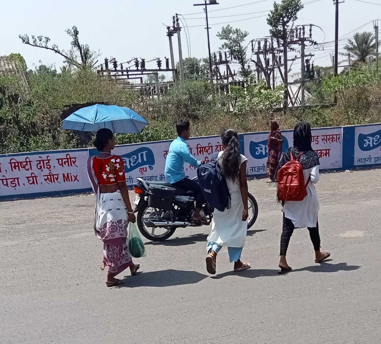 पाकुड़ में पारा पहुंचा 42 डिग्री सेल्सियस, बढ़ी धूप की तपिश