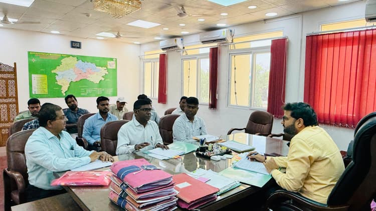 Khunti News : चलकद में बनेगा डे-बोर्डिंग हॉकी प्रशिक्षण केंद्र