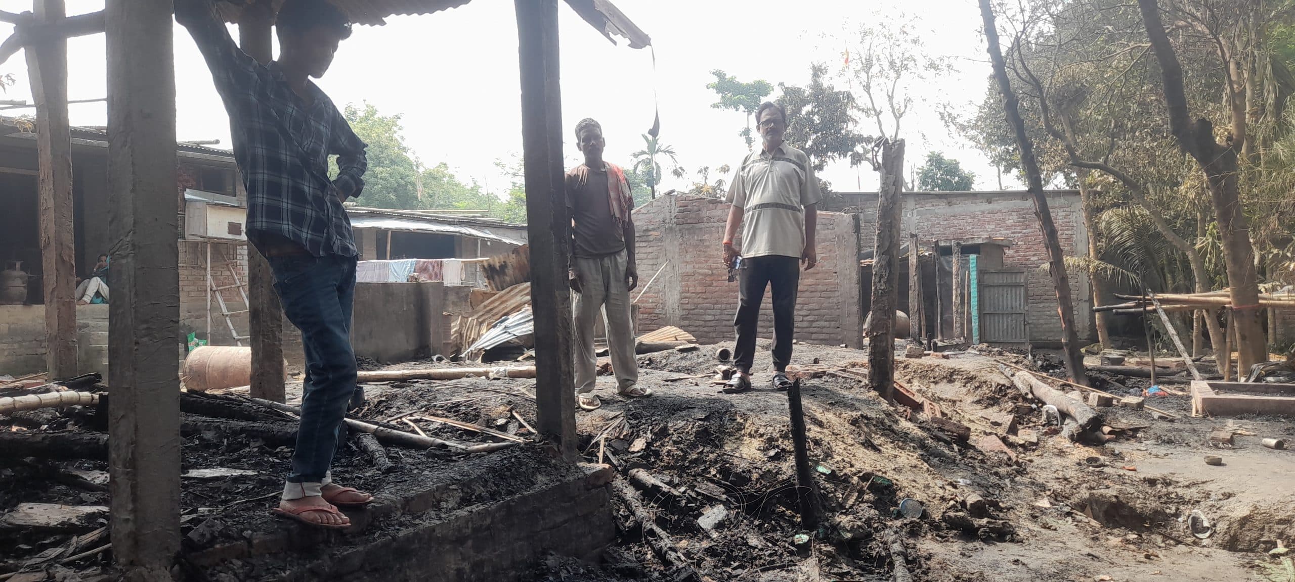 अगलगी से पांच घर जले, लाखों की क्षति