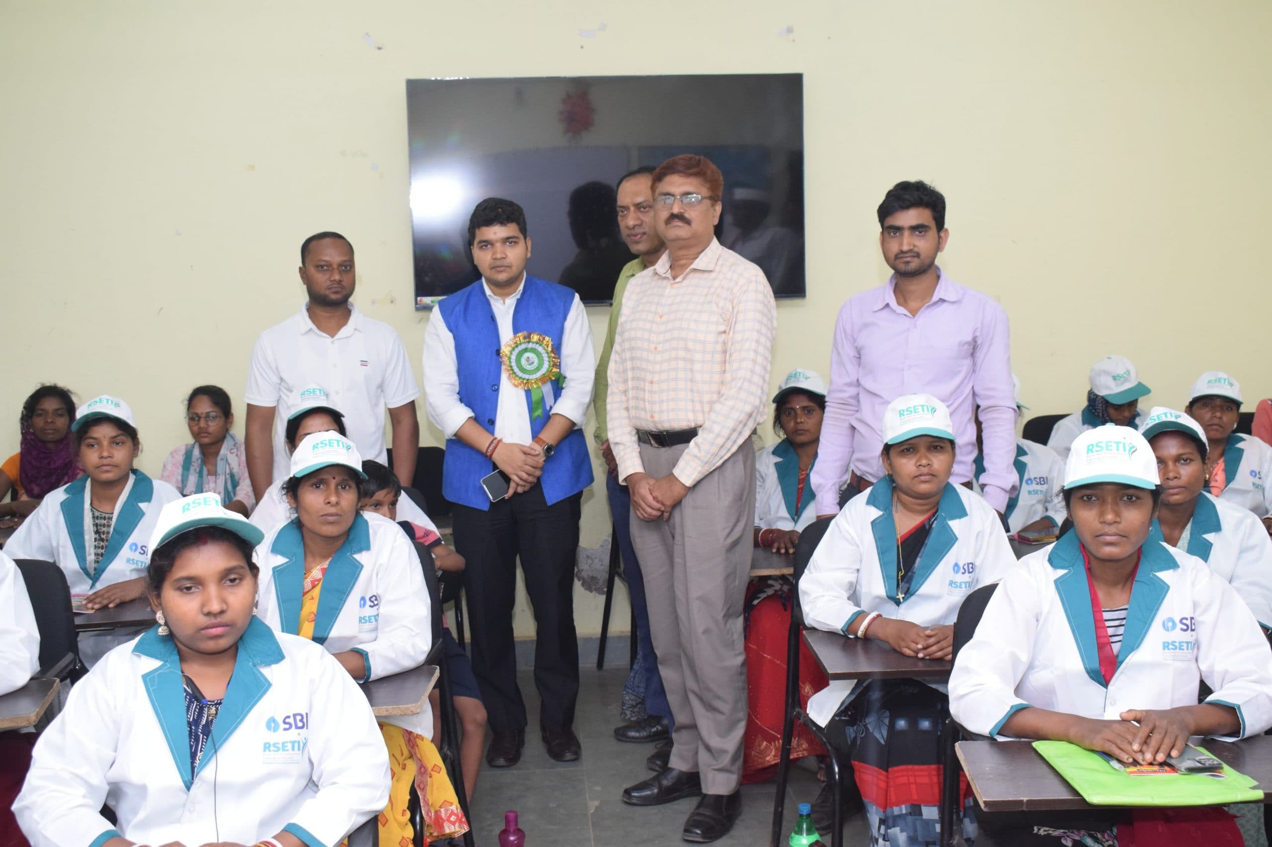 आरसेटी में 14 दिवसीय कॉस्ट्यूम ज्वेलरी प्रशिक्षण शुरू