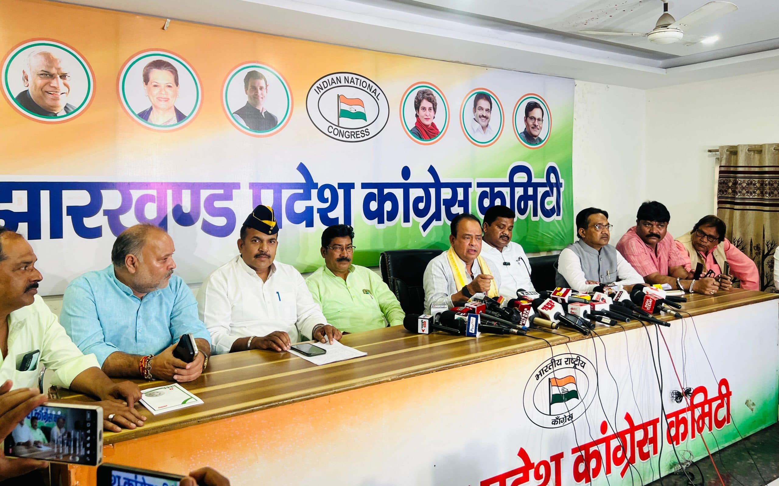 Political News : आतंकी घटना बर्दाश्त लायक नहीं, कार्रवाई करें प्रधानमंत्री, कांग्रेस पार्टी साथ खड़ी रहेगी : इरफान अंसारी