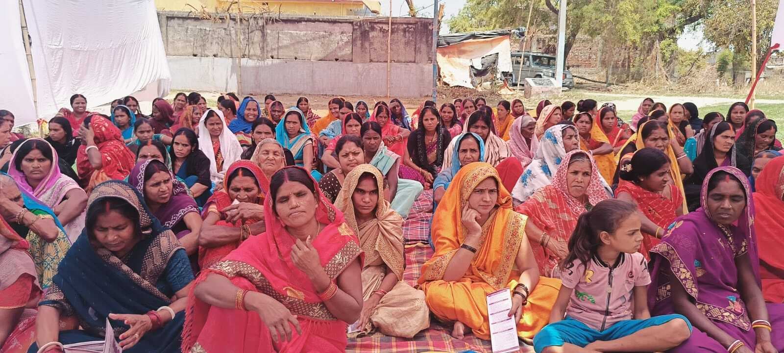 महिला संवाद में सरकारी योजनाओं से अवगत हुई आधी आबादी