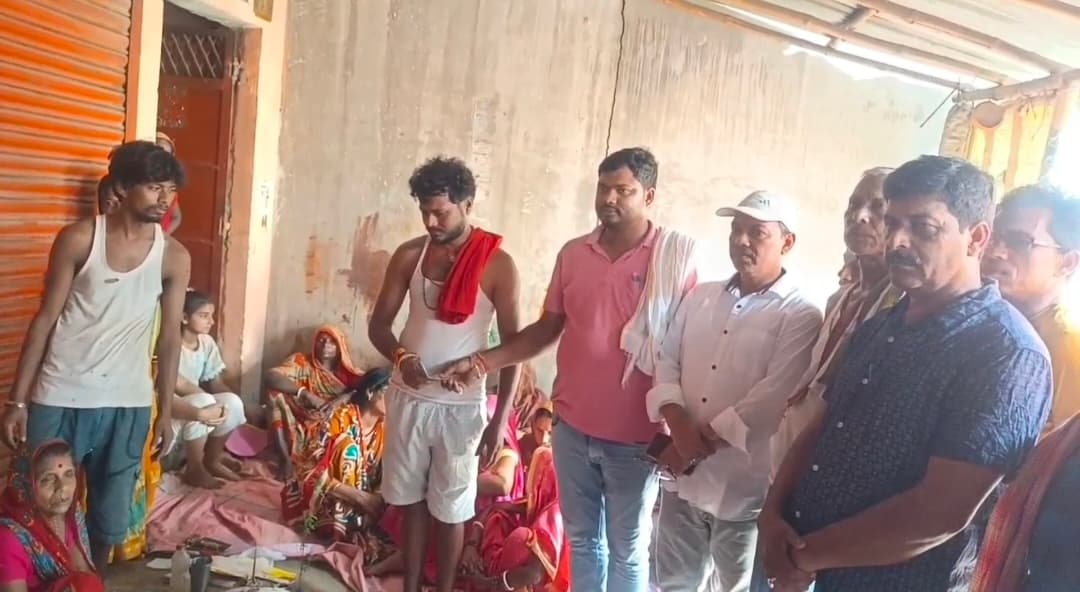 मरीज की मौत पर परिजनों को दी आर्थिक मदद