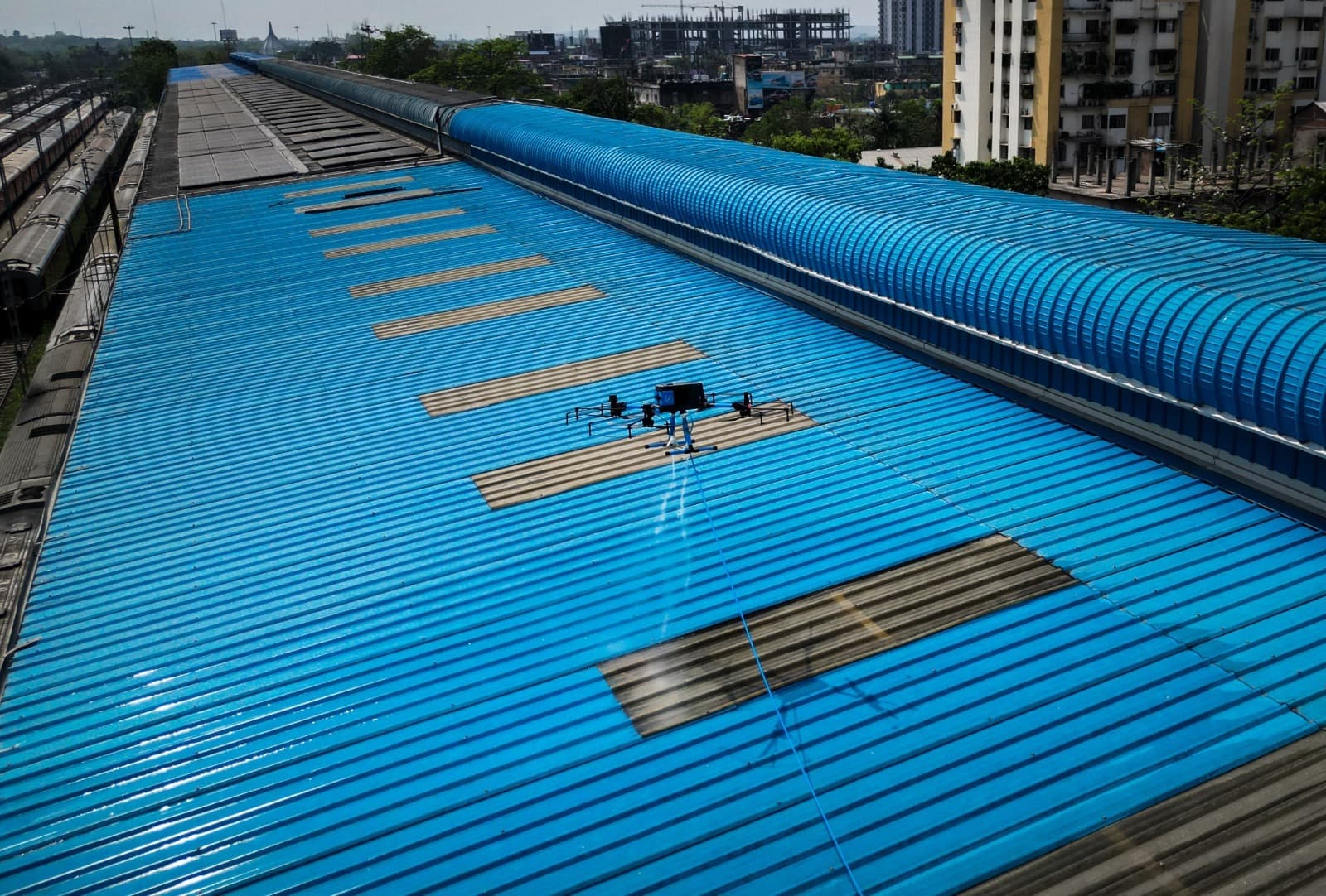 रेलवे ने शुरू की ड्रोन आधारित सफाई अभियान