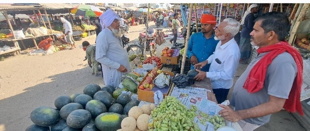तेज धूप व गर्मी ने लोगों की बढ़ायी परेशानी