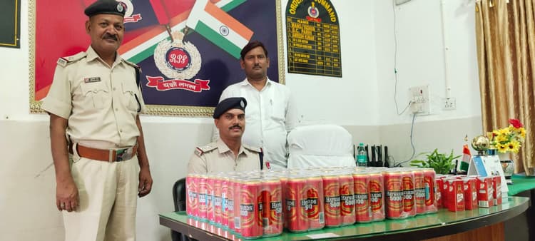 हैदराबाद- रक्सौल के स्लीपर कोच से विदेशी शराब बरामद