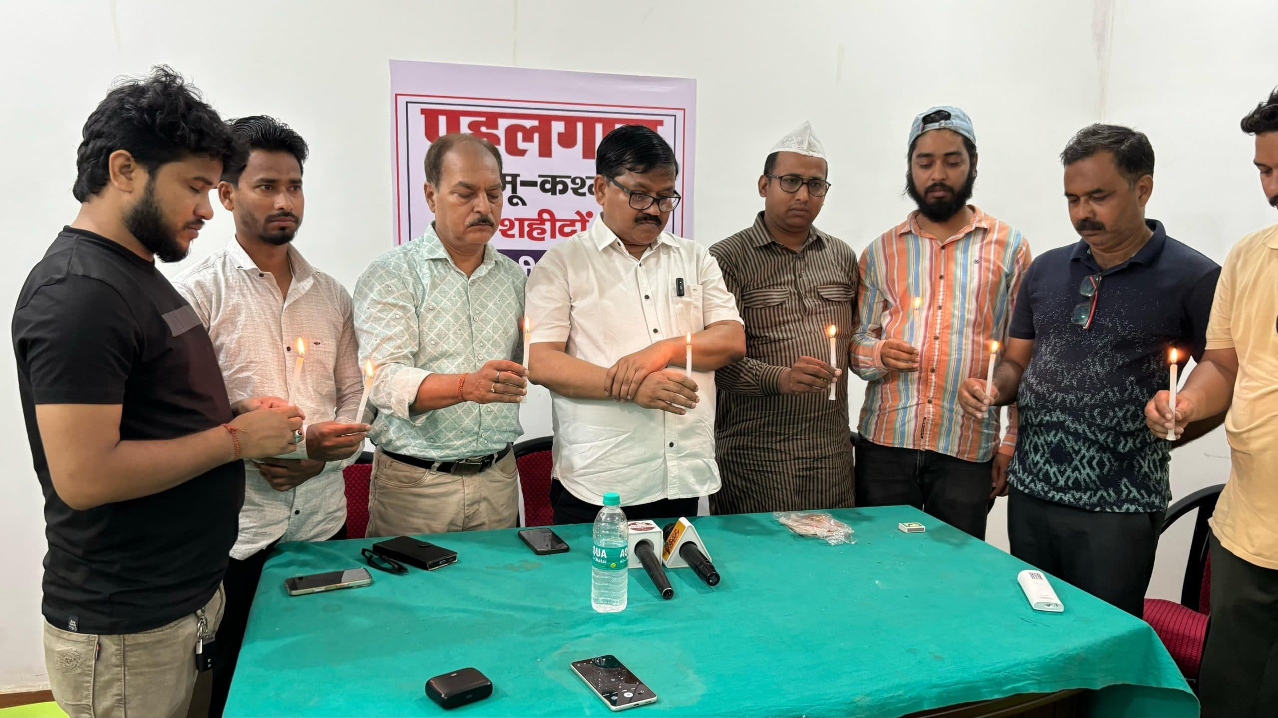 पहलगाम आतंकी हमले के विरोध में पूर्व विधायक ने निकाला कैंडल मार्च